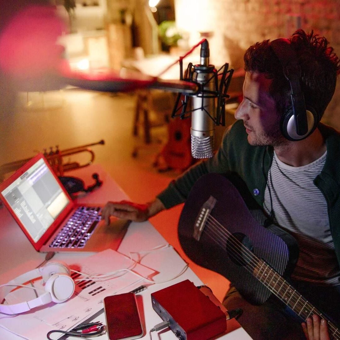 The Benefits of an Online Bachelor of Music Program for Busy Musicians